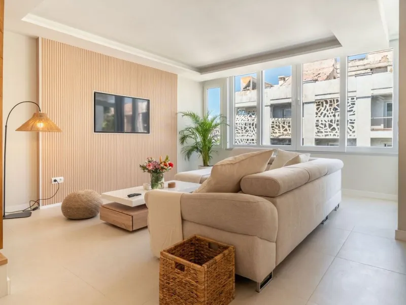 Experience luxurious living in this stunning newly refurbished penthouse, located in the prime area of Marbella Nueva Andalucía, just a short walk to Puerto Banús. This sleek and modern property features four spacious bedrooms, each with its own en-suite 