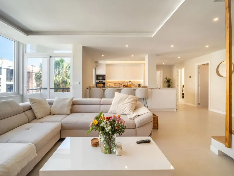 Experience luxurious living in this stunning newly refurbished penthouse, located in the prime area of Marbella Nueva Andalucía, just a short walk to Puerto Banús. This sleek and modern property features four spacious bedrooms, each with its own en-suite 
