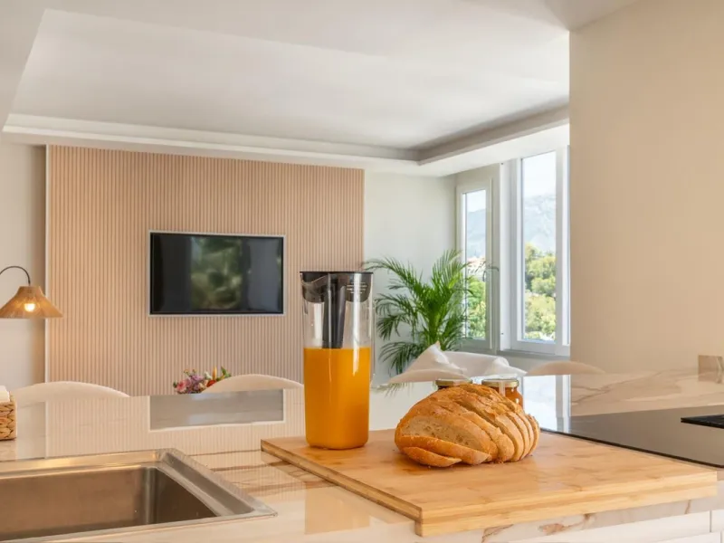 Experience luxurious living in this stunning newly refurbished penthouse, located in the prime area of Marbella Nueva Andalucía, just a short walk to Puerto Banús. This sleek and modern property features four spacious bedrooms, each with its own en-suite 
