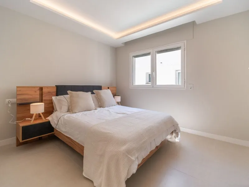 Experience luxurious living in this stunning newly refurbished penthouse, located in the prime area of Marbella Nueva Andalucía, just a short walk to Puerto Banús. This sleek and modern property features four spacious bedrooms, each with its own en-suite 