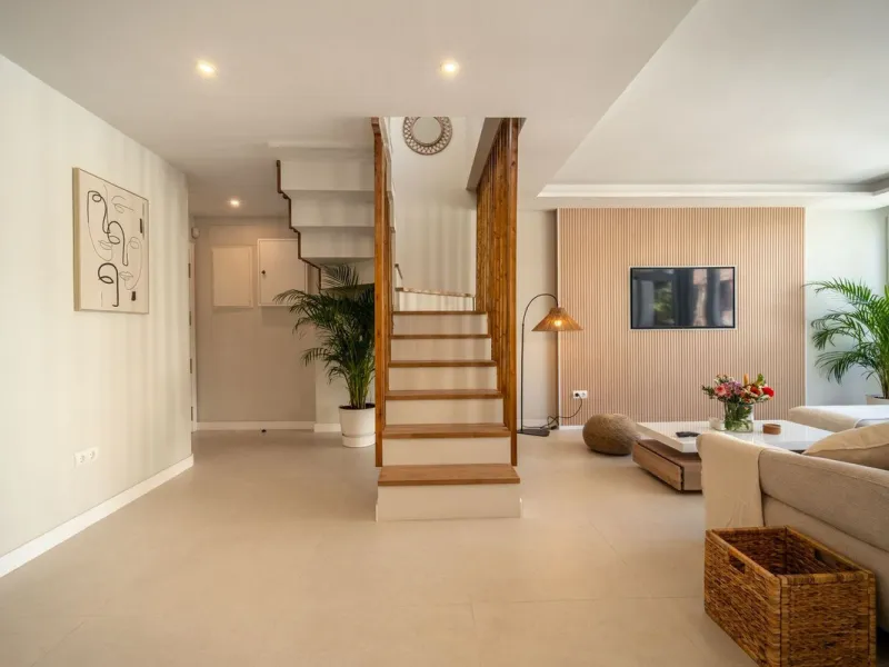 Experience luxurious living in this stunning newly refurbished penthouse, located in the prime area of Marbella Nueva Andalucía, just a short walk to Puerto Banús. This sleek and modern property features four spacious bedrooms, each with its own en-suite 