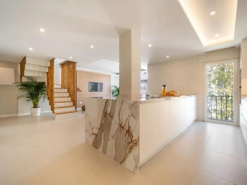 Experience luxurious living in this stunning newly refurbished penthouse, located in the prime area of Marbella Nueva Andalucía, just a short walk to Puerto Banús. This sleek and modern property features four spacious bedrooms, each with its own en-suite 