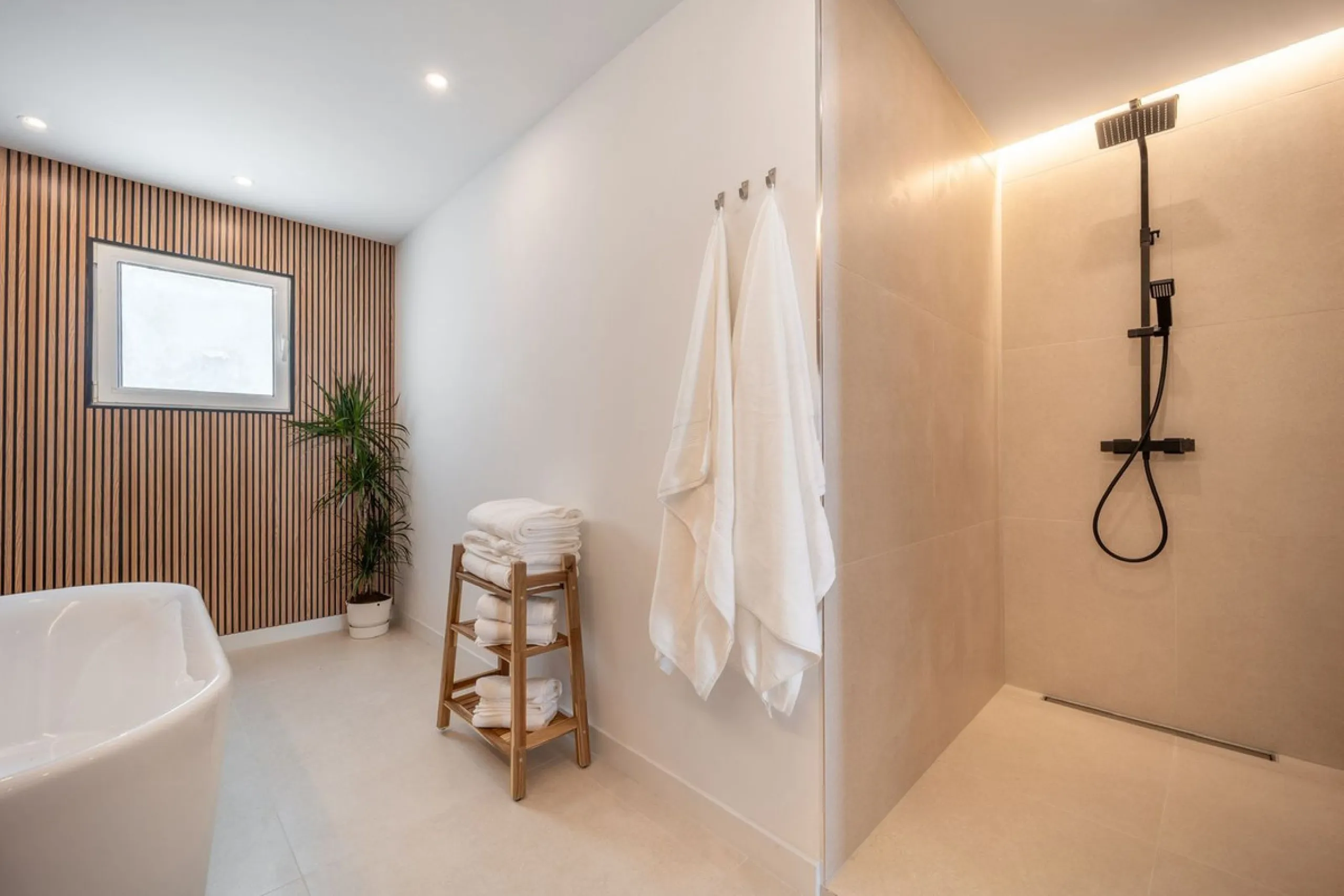 Experience luxurious living in this stunning newly refurbished penthouse, located in the prime area of Marbella Nueva Andalucía, just a short walk to Puerto Banús. This sleek and modern property features four spacious bedrooms, each with its own en-suite 