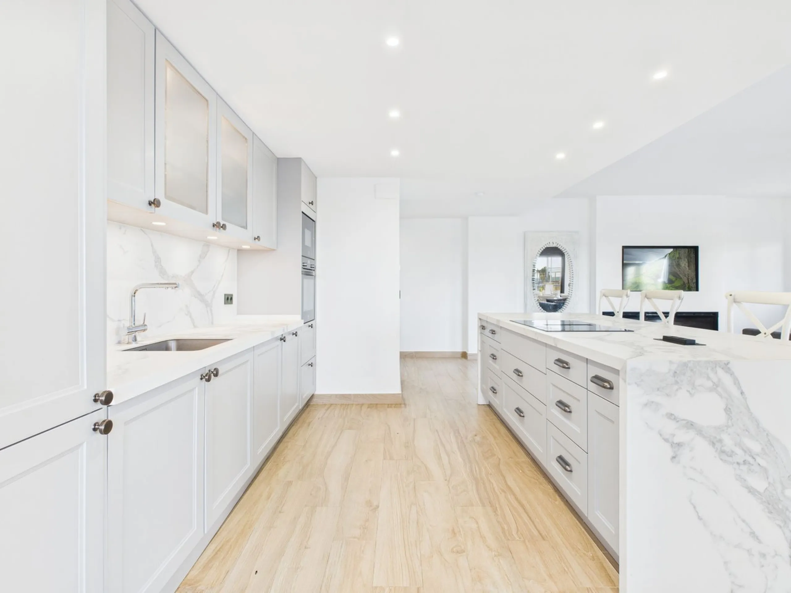 Beachside Elegance Meets Modern Luxury – Fully Renovated 3-Bed Apartment with Airbnb License at Marina Duquesa