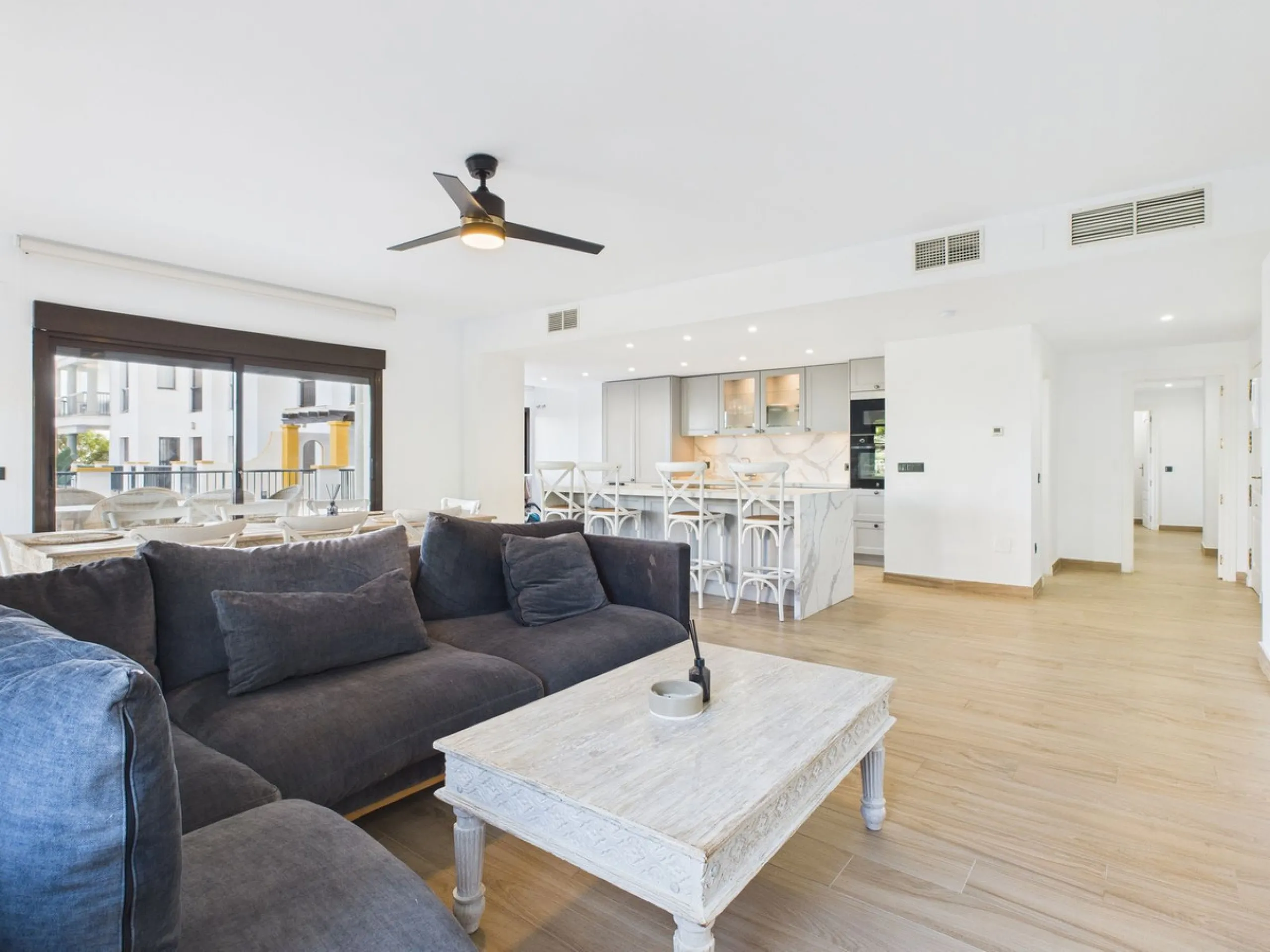 Beachside Elegance Meets Modern Luxury – Fully Renovated 3-Bed Apartment with Airbnb License at Marina Duquesa