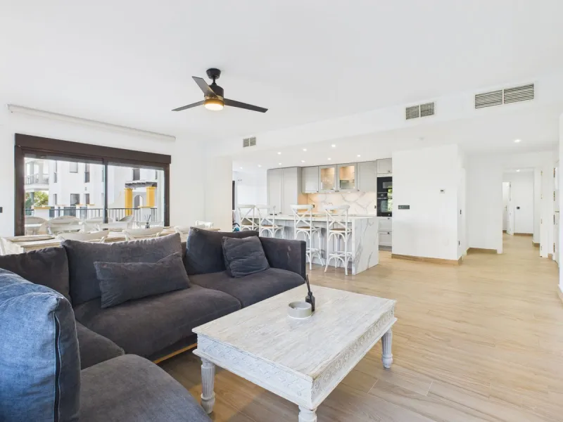 Beachside Elegance Meets Modern Luxury – Fully Renovated 3-Bed Apartment with Airbnb License at Marina Duquesa