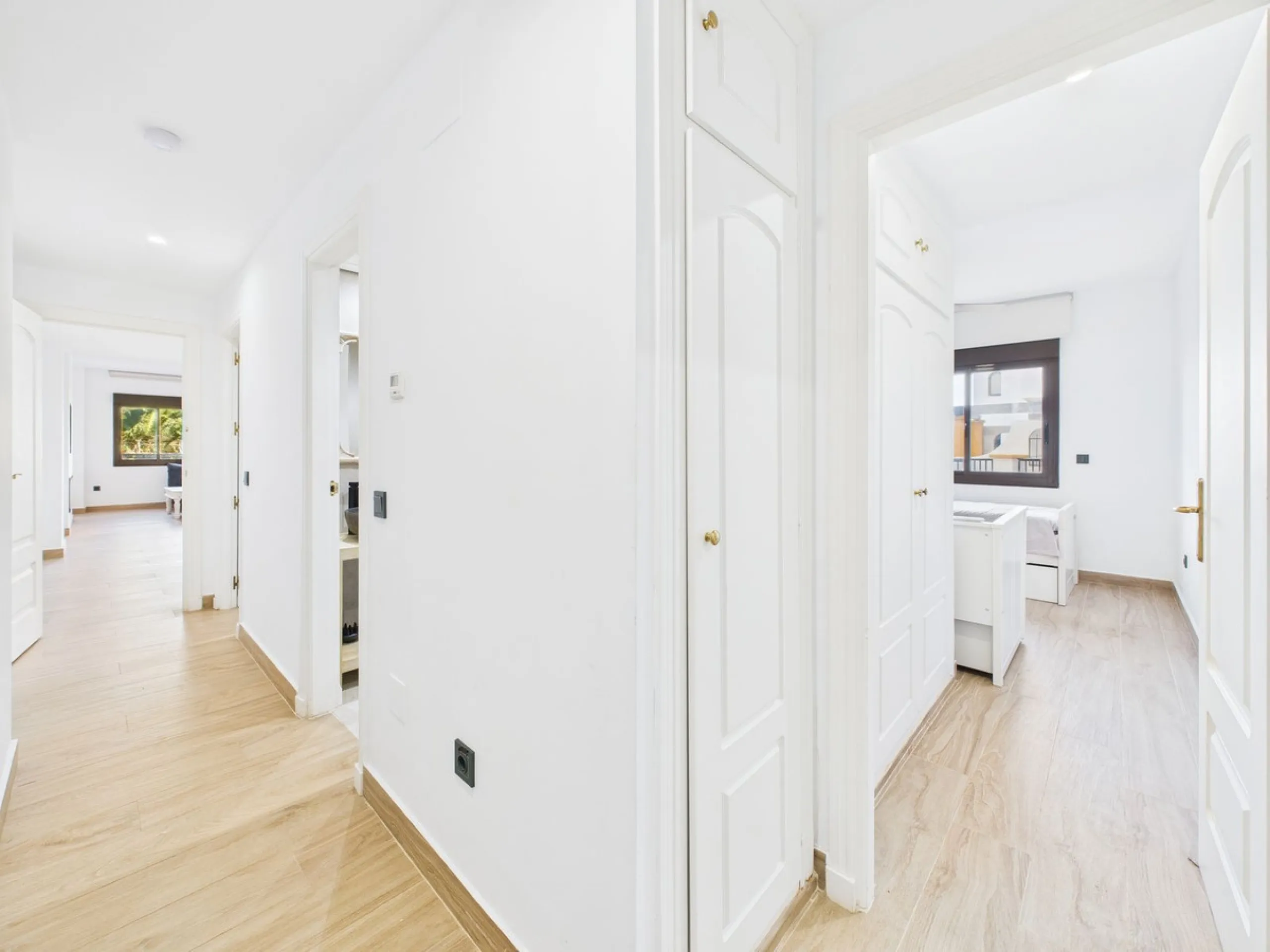 Beachside Elegance Meets Modern Luxury – Fully Renovated 3-Bed Apartment with Airbnb License at Marina Duquesa