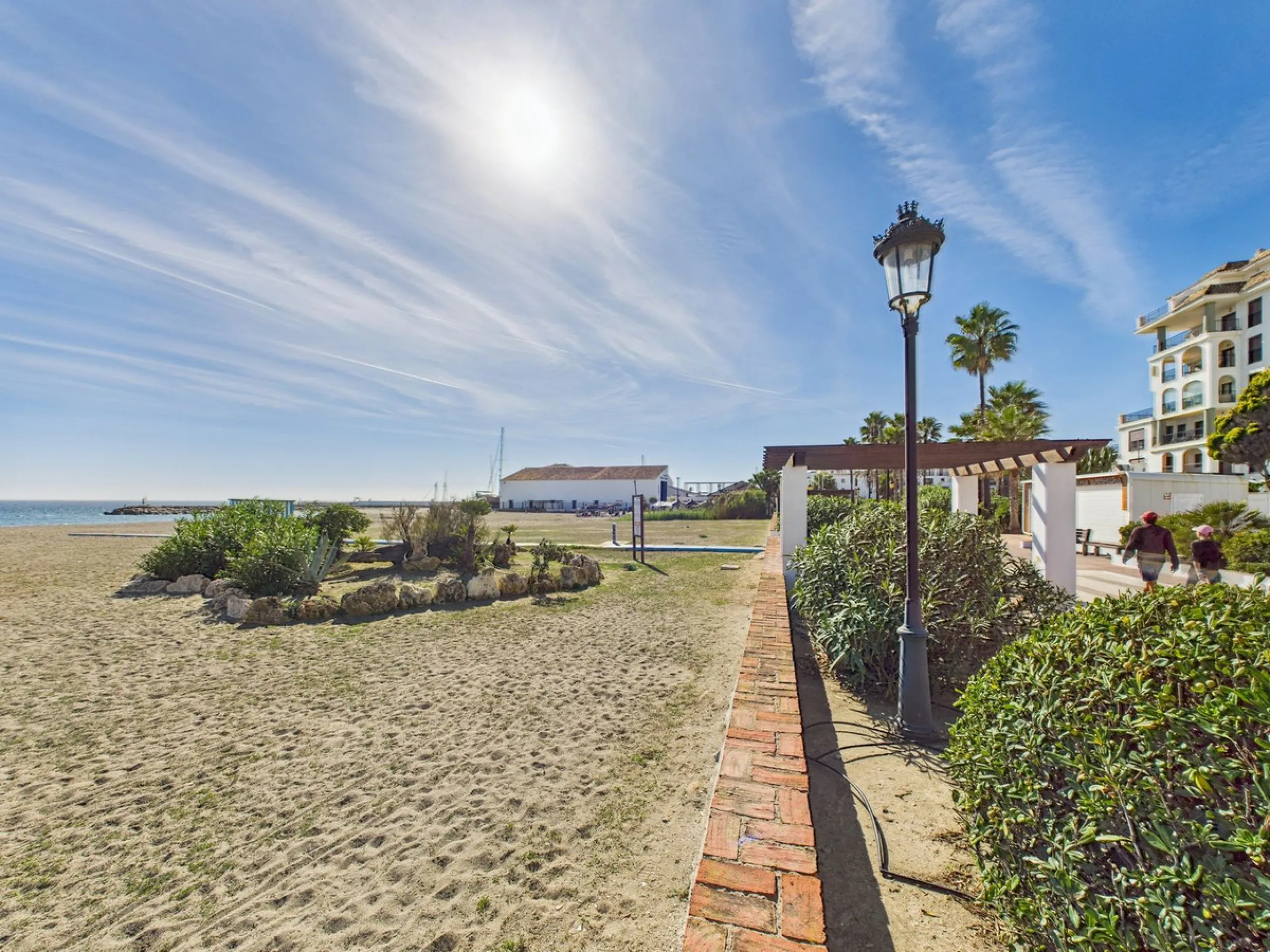 Beachside Elegance Meets Modern Luxury – Fully Renovated 3-Bed Apartment with Airbnb License at Marina Duquesa