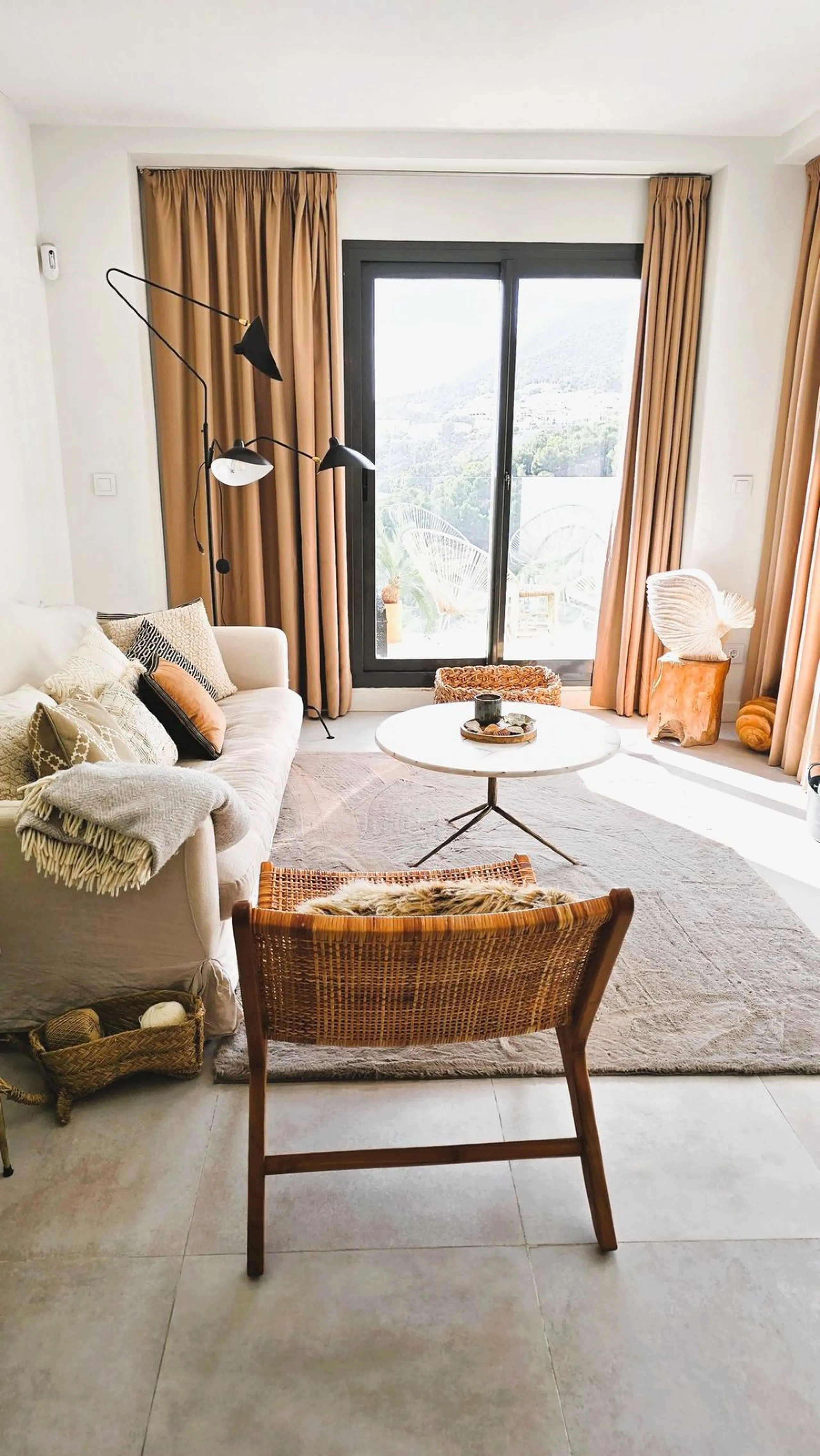 This penthouse in Benalmadena is listed at €545,000 and offers 84 m² of interior living space with two bedrooms, two bathrooms, direct access to a 71 m² total terrace area including a private rooftop solarium, plus two parking spaces and a storage room—al