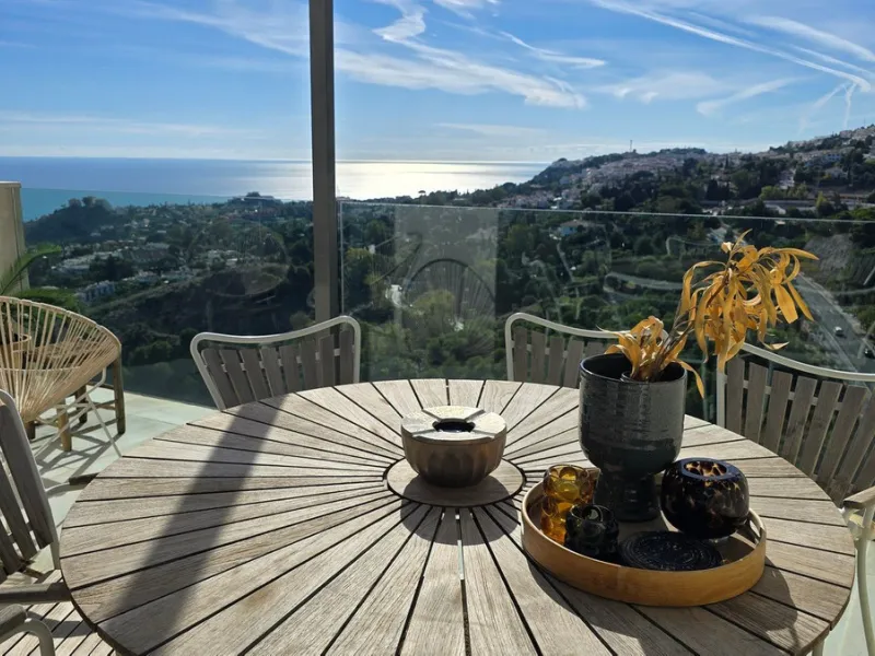 This penthouse in Benalmadena is listed at €545,000 and offers 84 m² of interior living space with two bedrooms, two bathrooms, direct access to a 71 m² total terrace area including a private rooftop solarium, plus two parking spaces and a storage room—al