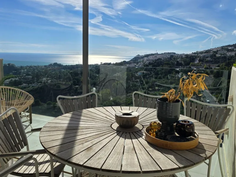 This penthouse in Benalmadena is listed at €545,000 and offers 84 m² of interior living space with two bedrooms, two bathrooms, direct access to a 71 m² total terrace area including a private rooftop solarium, plus two parking spaces and a storage room—al