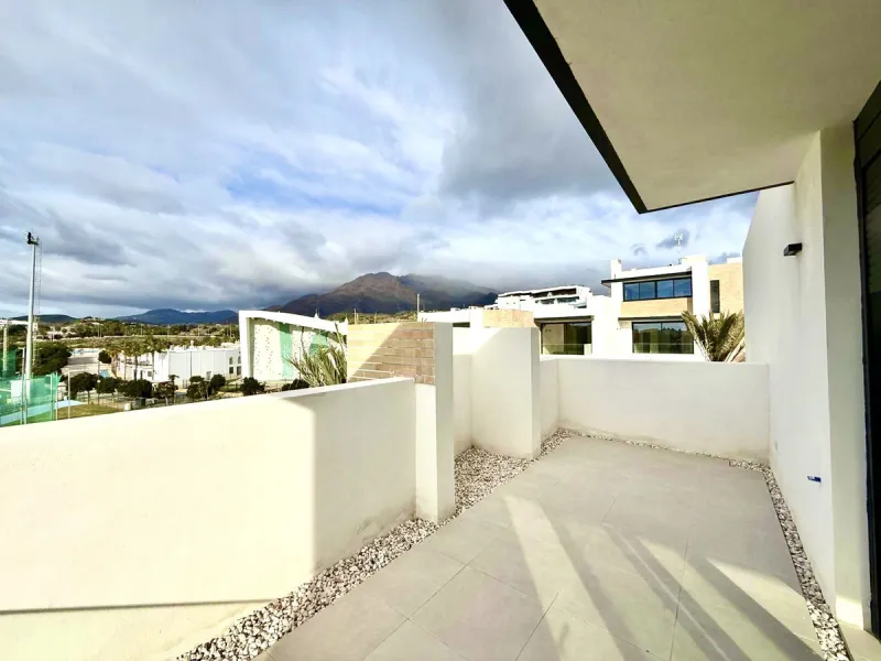 BRAND NEW PENTHOUSES IN ESTEPONA