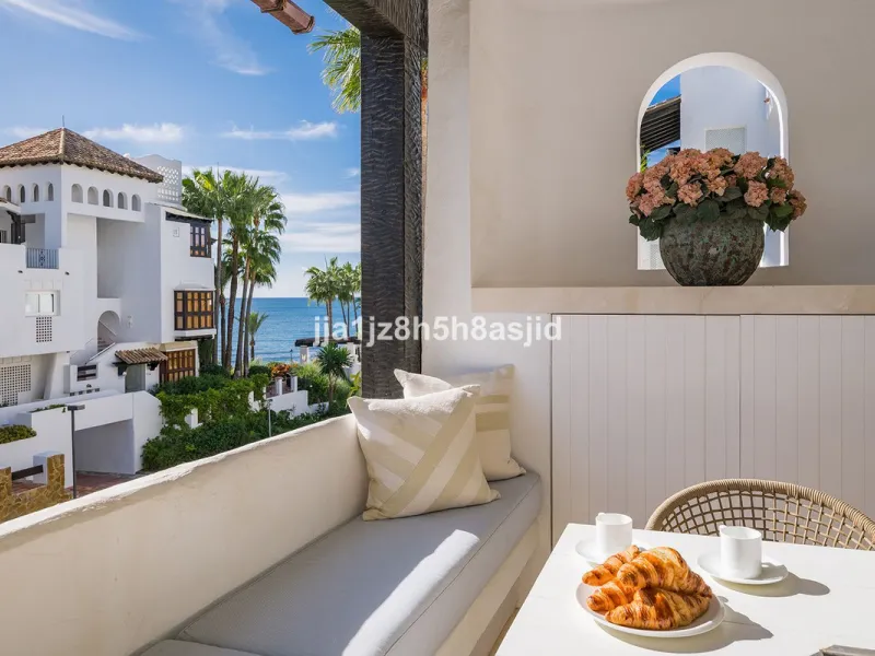 Exclusive  3-Bedroom Apartment in Jardin Persa, Puente Romano