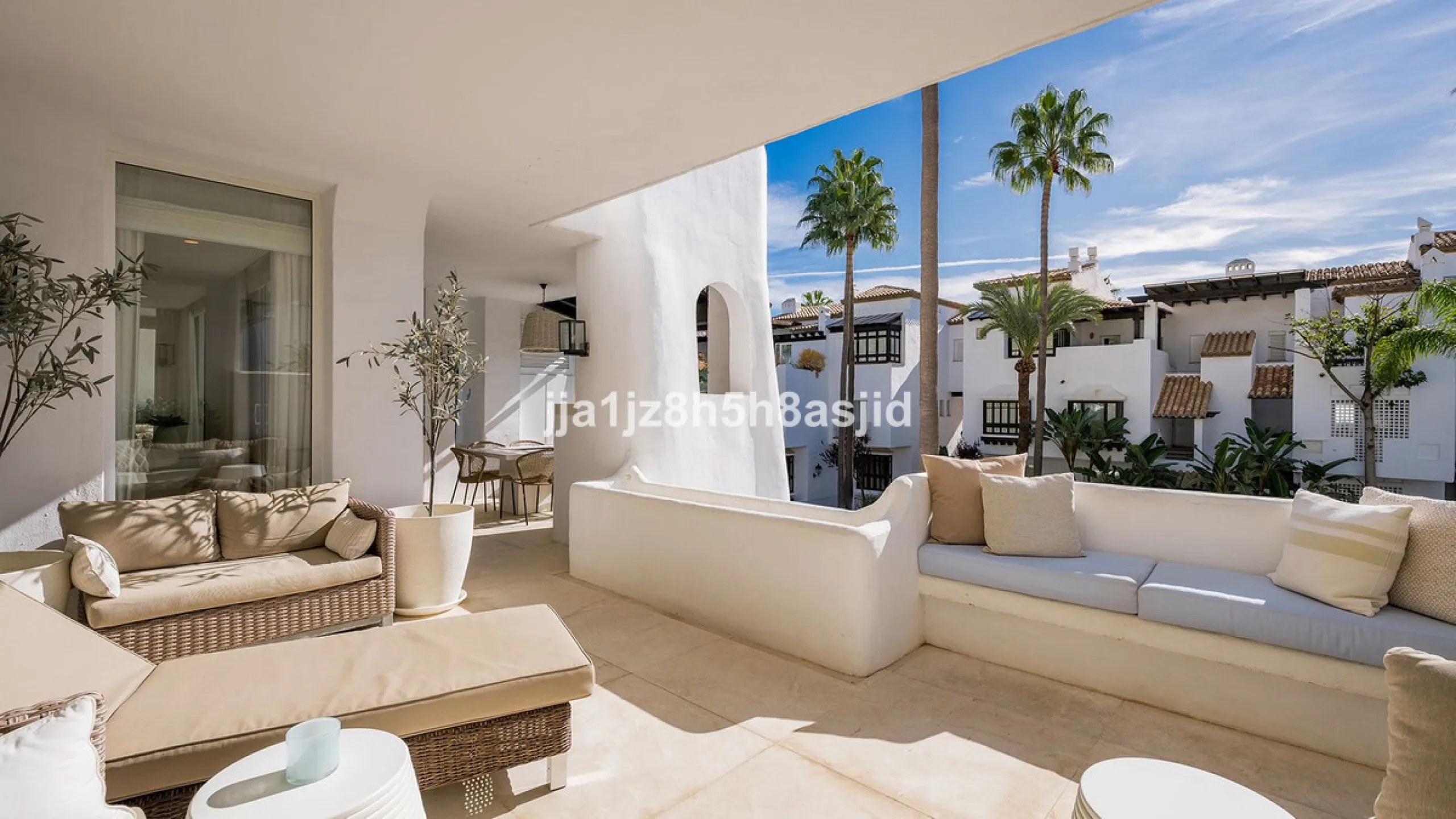 Exclusive  3-Bedroom Apartment in Jardin Persa, Puente Romano