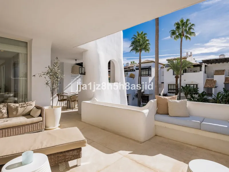 Exclusive  3-Bedroom Apartment in Jardin Persa, Puente Romano