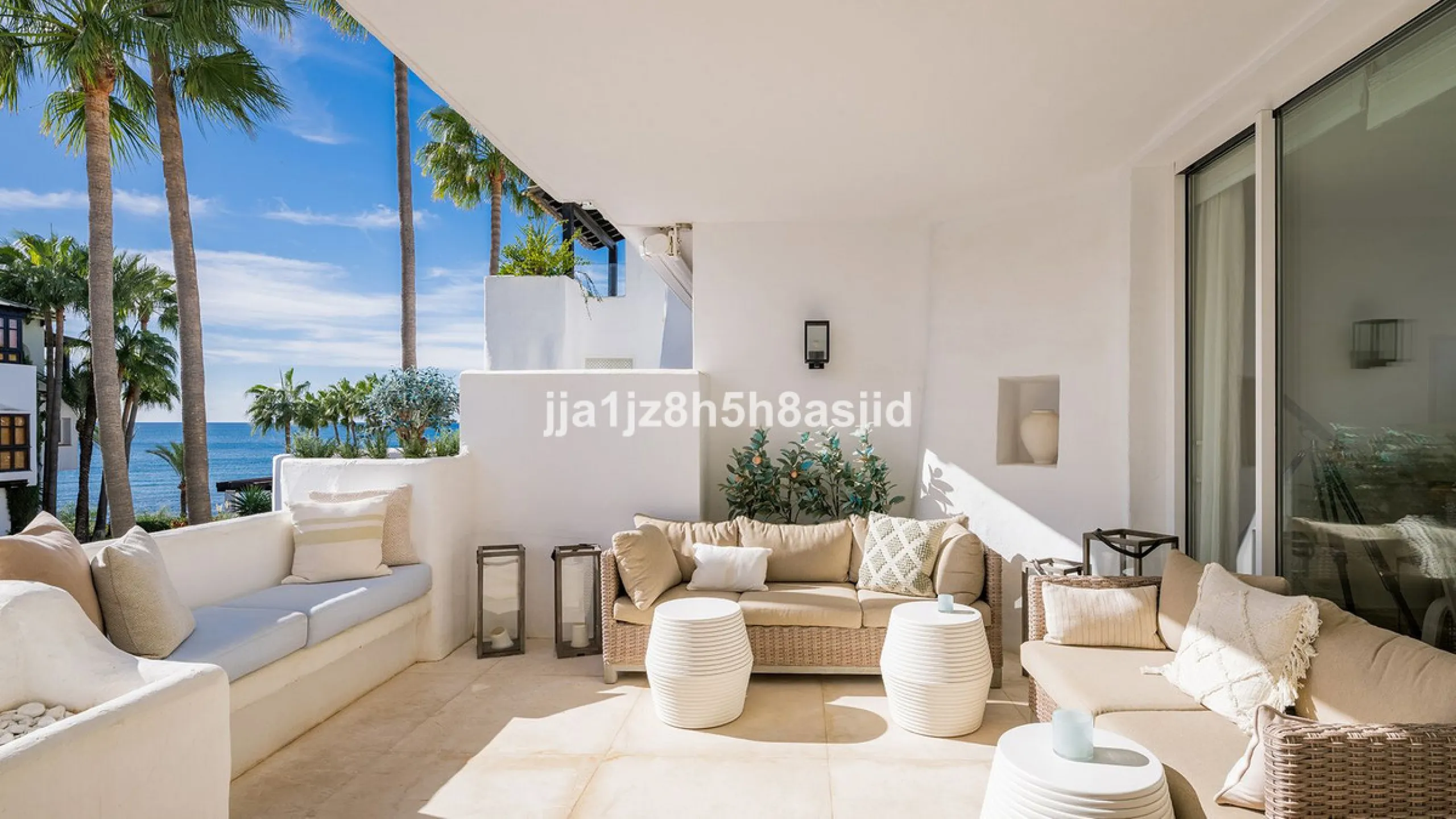 Exclusive  3-Bedroom Apartment in Jardin Persa, Puente Romano