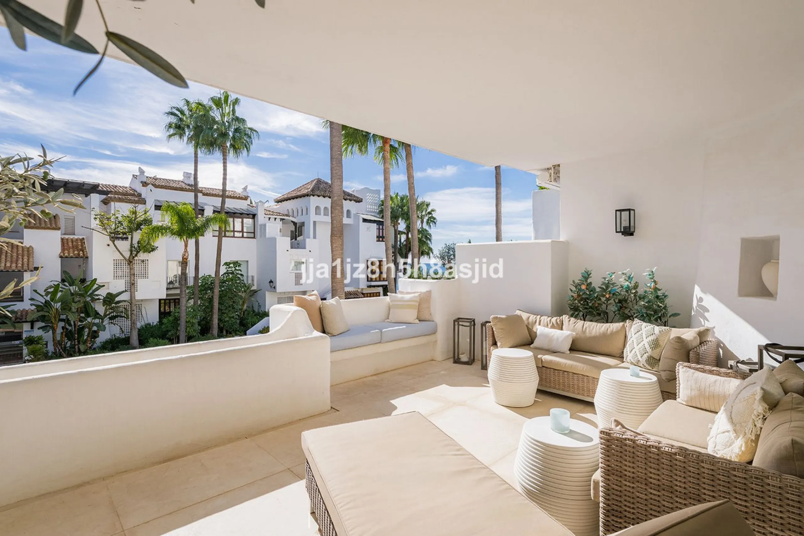 Exclusive  3-Bedroom Apartment in Jardin Persa, Puente Romano