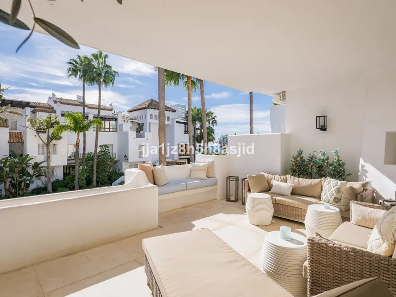 Exclusive  3-Bedroom Apartment in Jardin Persa, Puente Romano