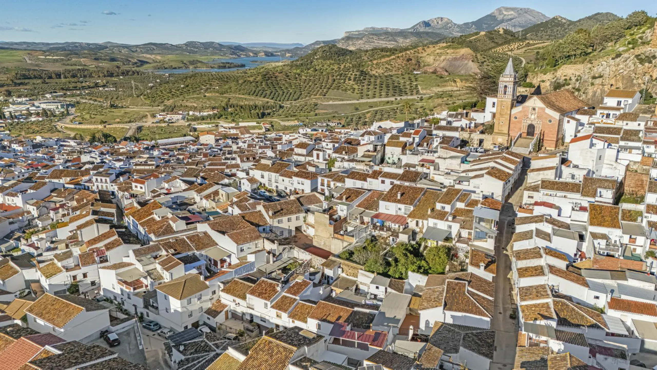 Charming Home + Profitable Investment in Ardales (Tourist License)