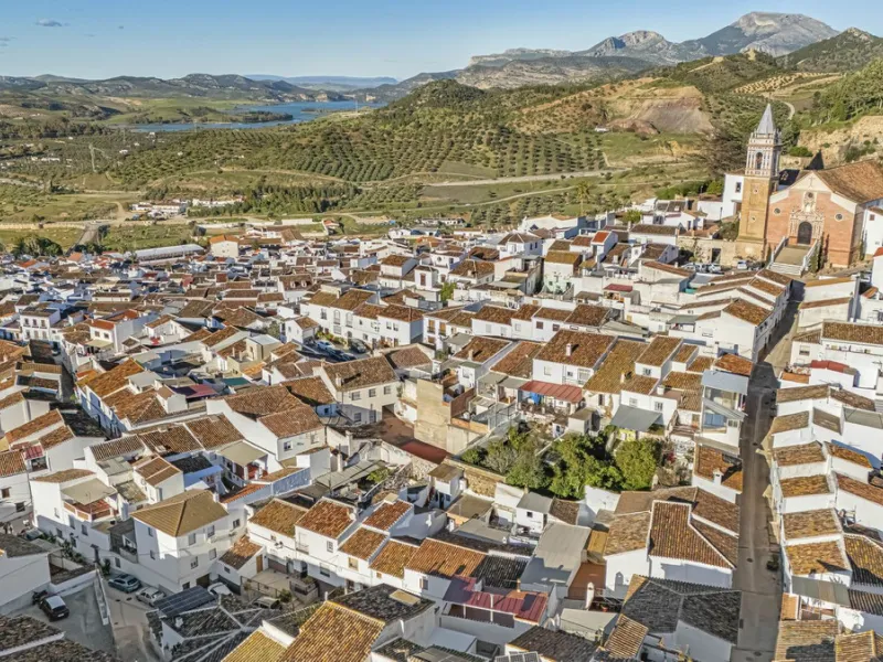 Charming Home + Profitable Investment in Ardales (Tourist License)