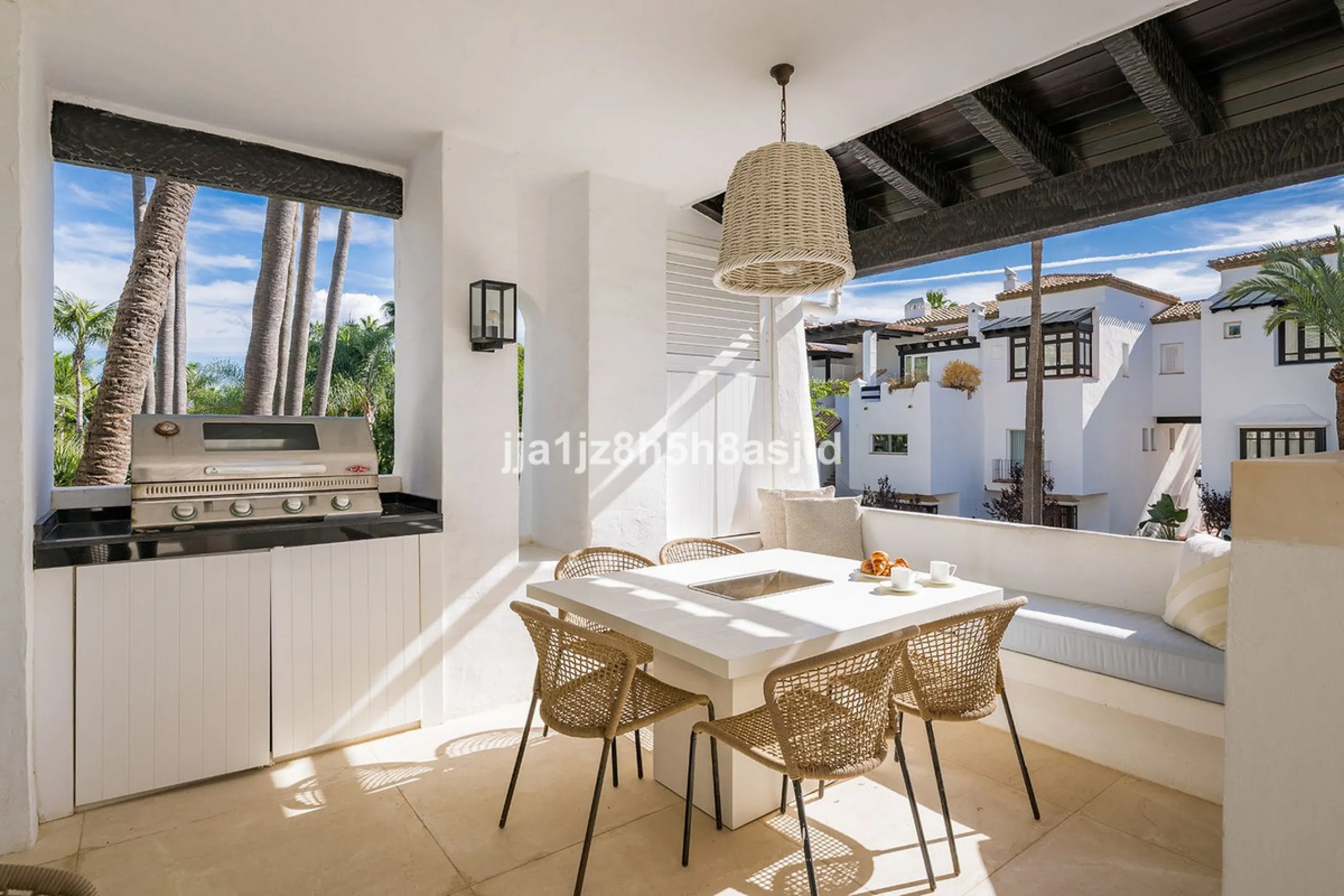 Exclusive  3-Bedroom Apartment in Jardin Persa, Puente Romano
