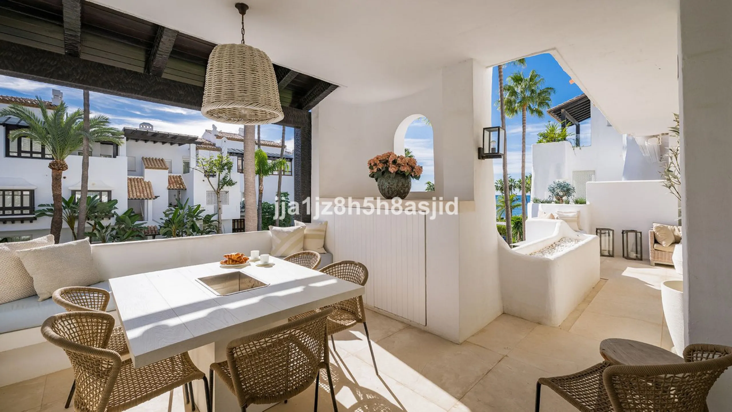 Exclusive  3-Bedroom Apartment in Jardin Persa, Puente Romano