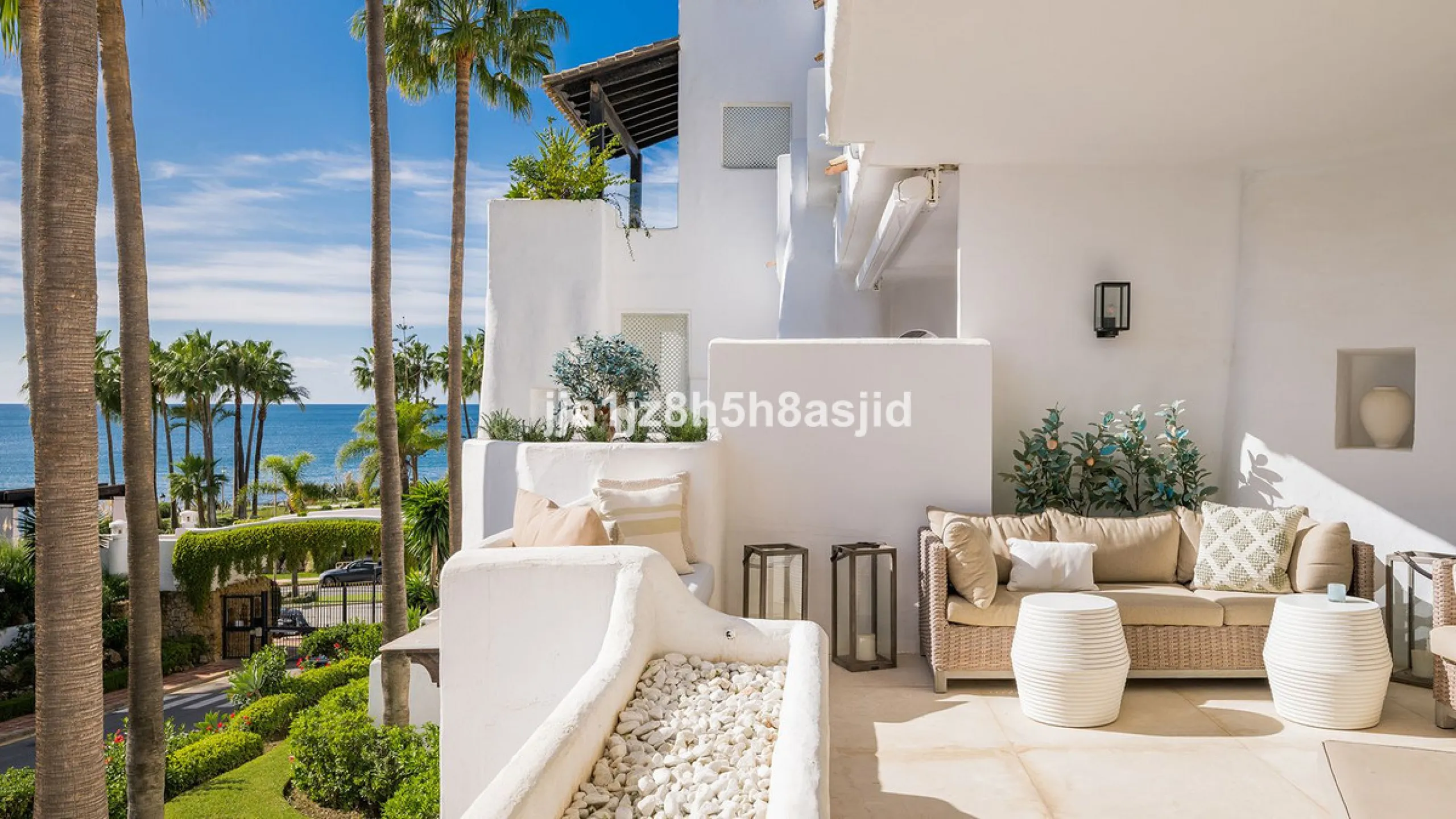Exclusive  3-Bedroom Apartment in Jardin Persa, Puente Romano