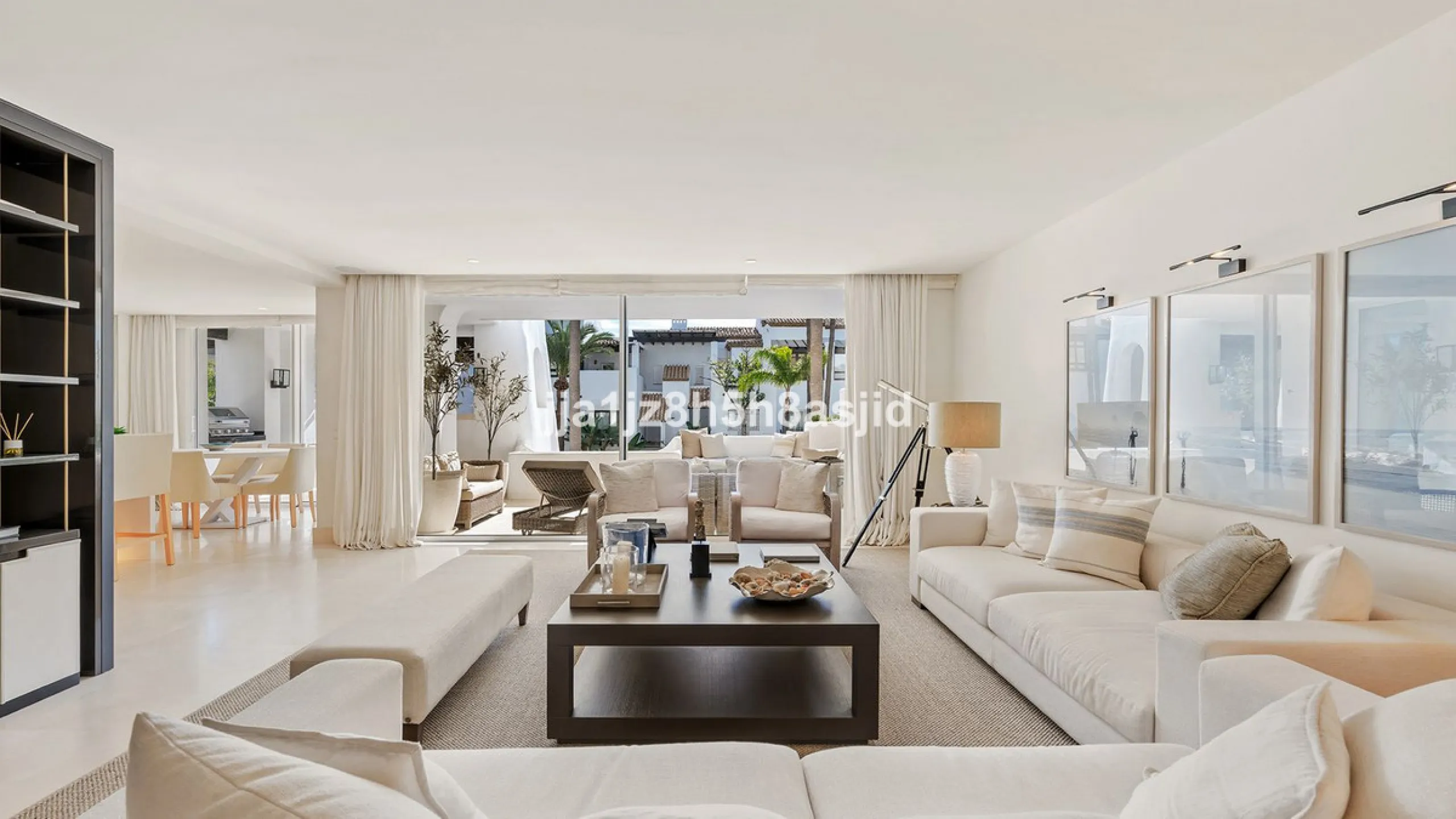 Exclusive  3-Bedroom Apartment in Jardin Persa, Puente Romano