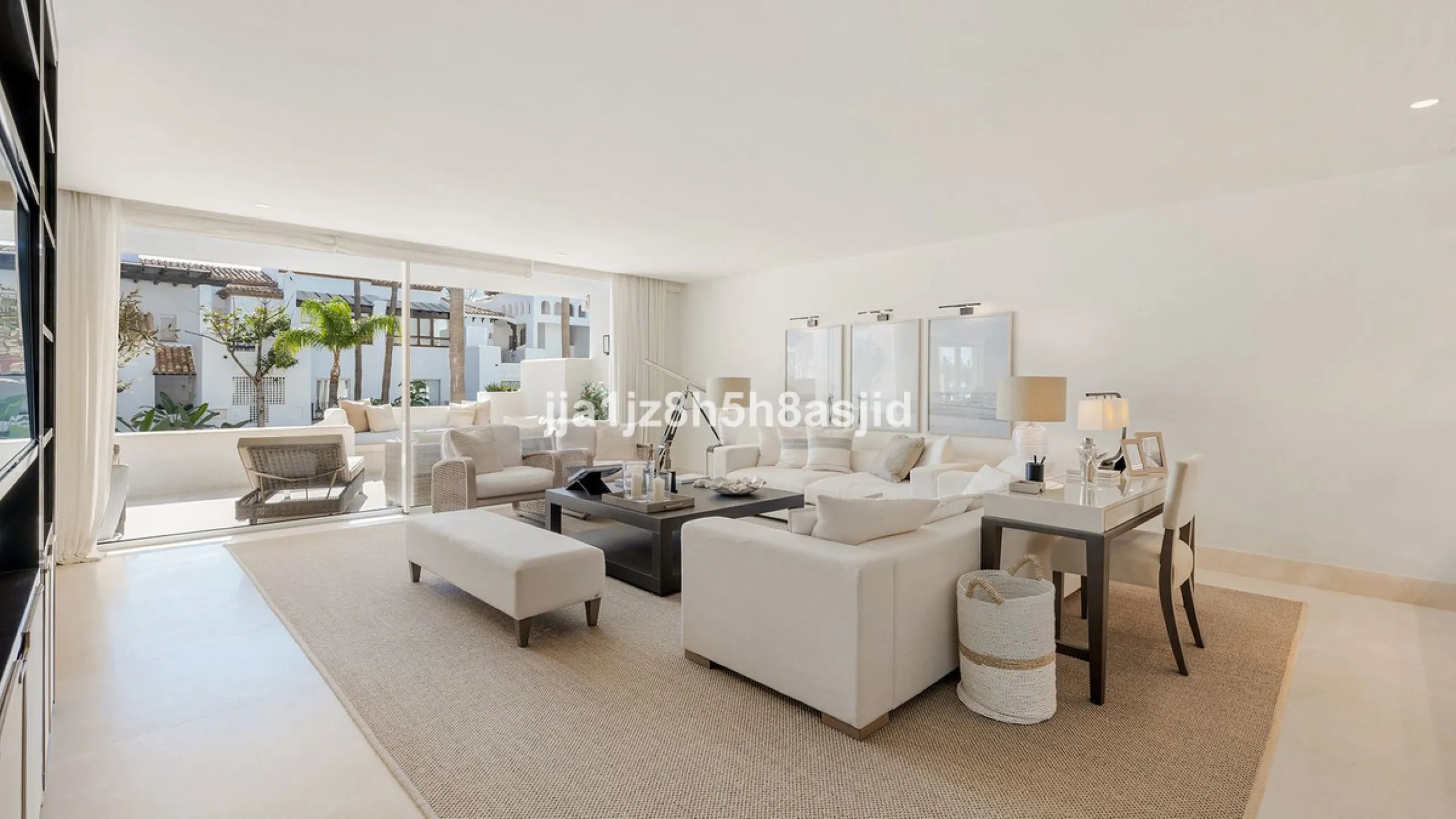 Exclusive  3-Bedroom Apartment in Jardin Persa, Puente Romano