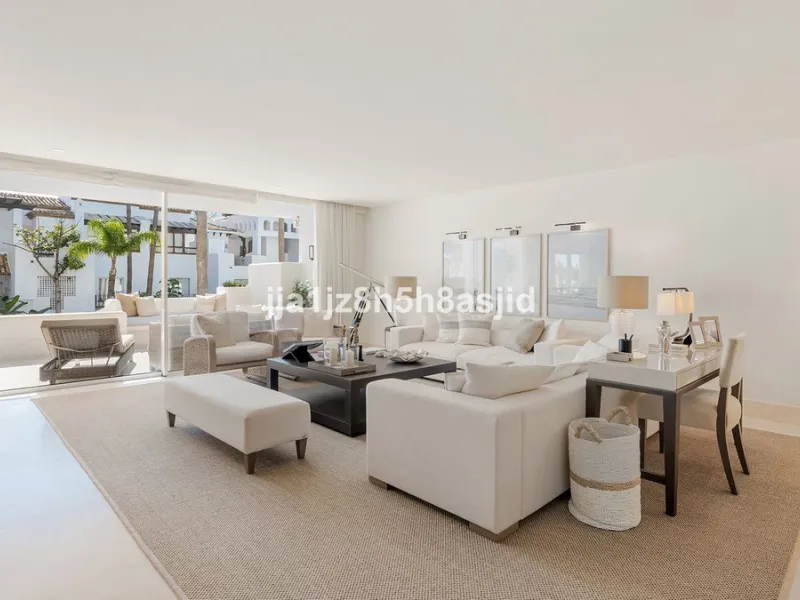 Exclusive  3-Bedroom Apartment in Jardin Persa, Puente Romano