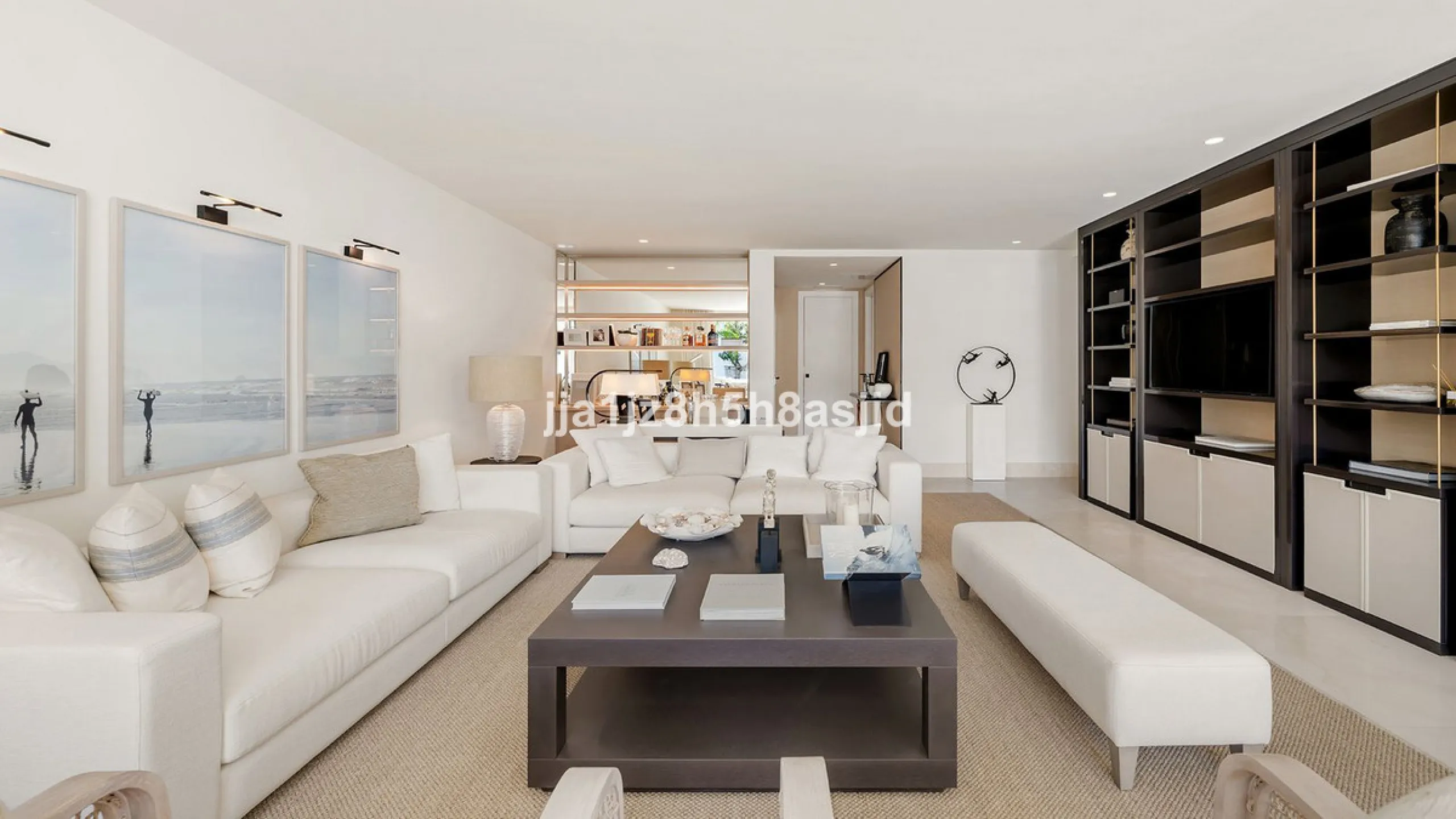 Exclusive  3-Bedroom Apartment in Jardin Persa, Puente Romano