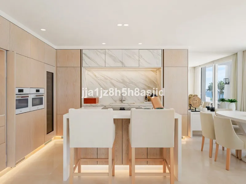 Exclusive  3-Bedroom Apartment in Jardin Persa, Puente Romano