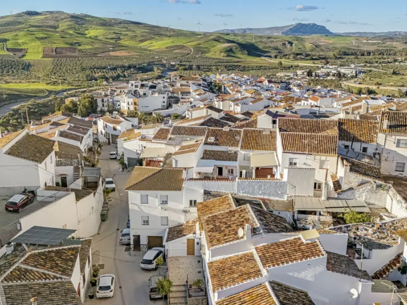 Charming Home + Profitable Investment in Ardales (Tourist License)