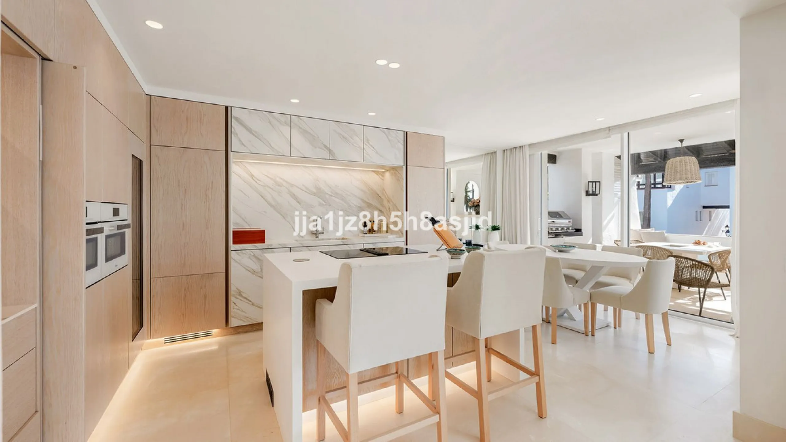 Exclusive  3-Bedroom Apartment in Jardin Persa, Puente Romano