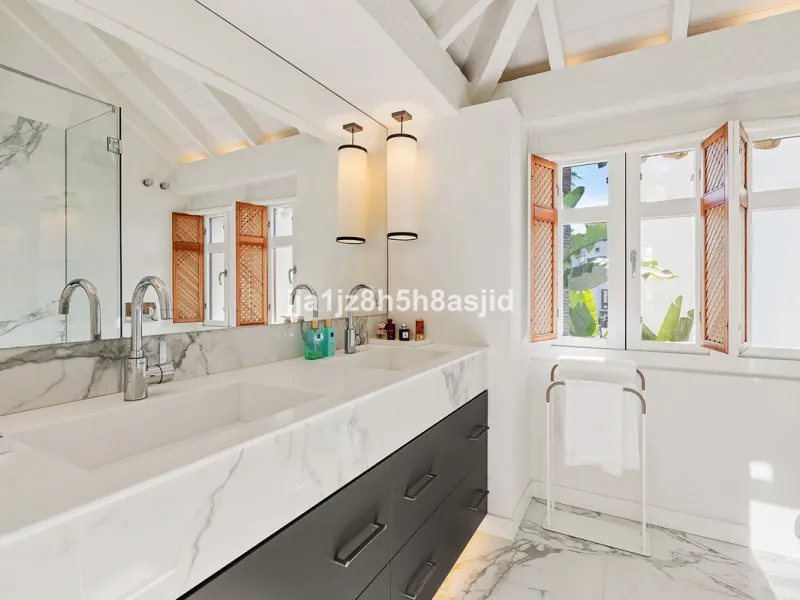 Exclusive  3-Bedroom Apartment in Jardin Persa, Puente Romano