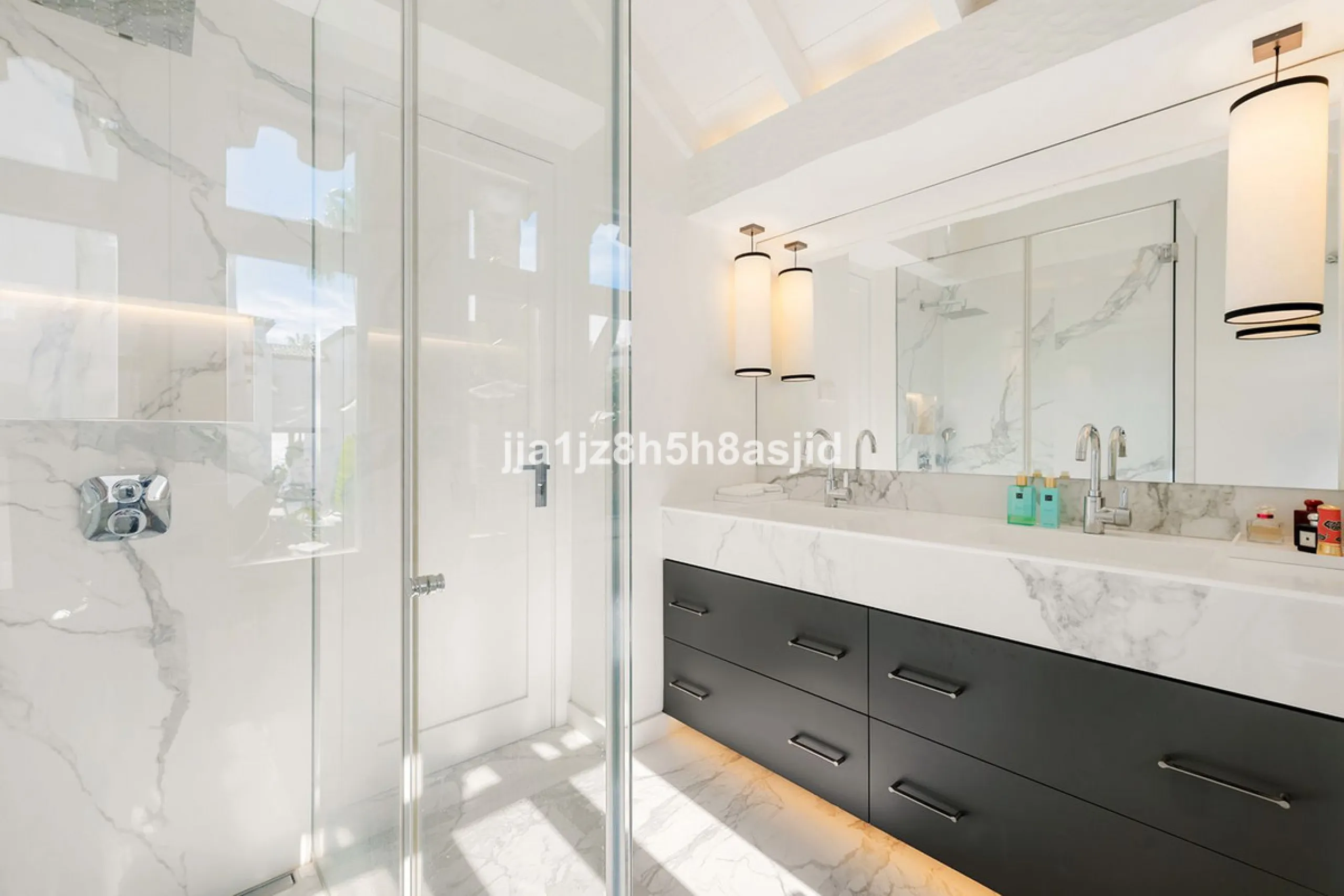 Exclusive  3-Bedroom Apartment in Jardin Persa, Puente Romano