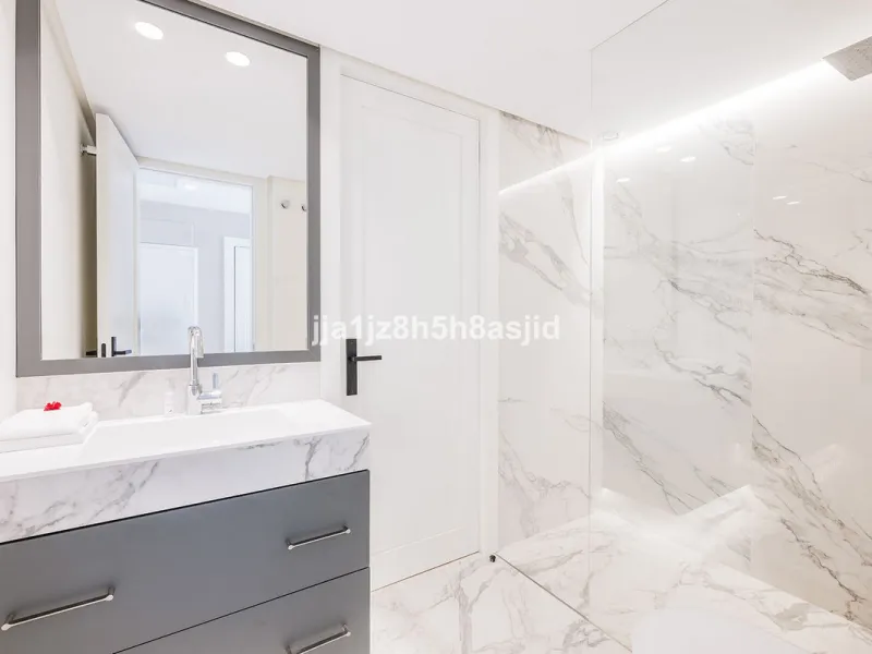 Exclusive  3-Bedroom Apartment in Jardin Persa, Puente Romano