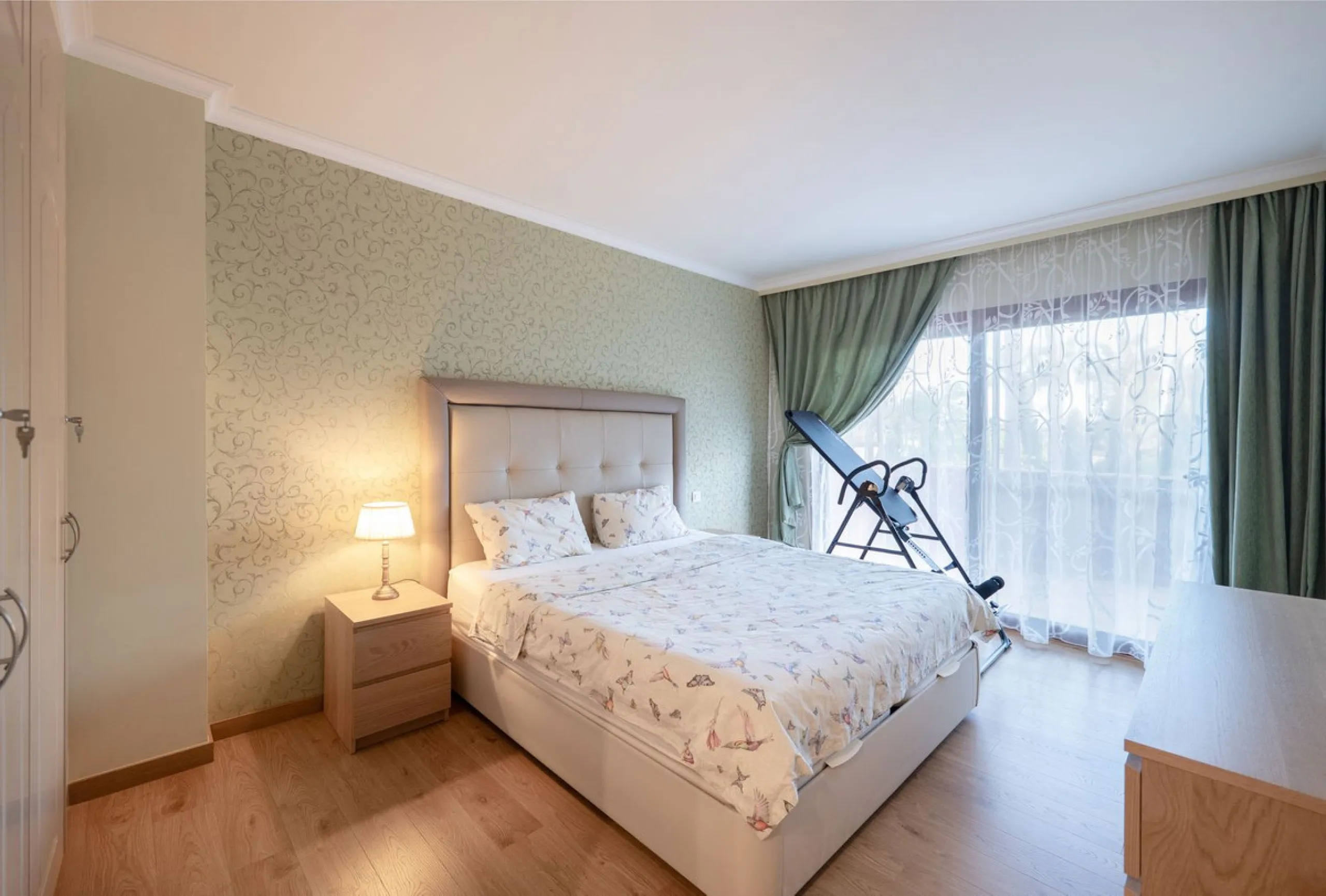 Spacious 2-Bedroom Apartment with Potential to Convert into 3 Bedrooms