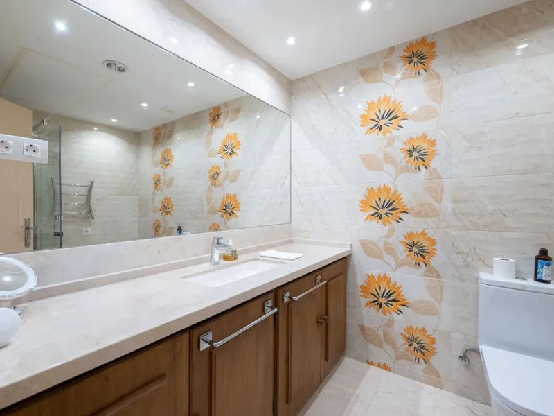 Spacious 2-Bedroom Apartment with Potential to Convert into 3 Bedrooms