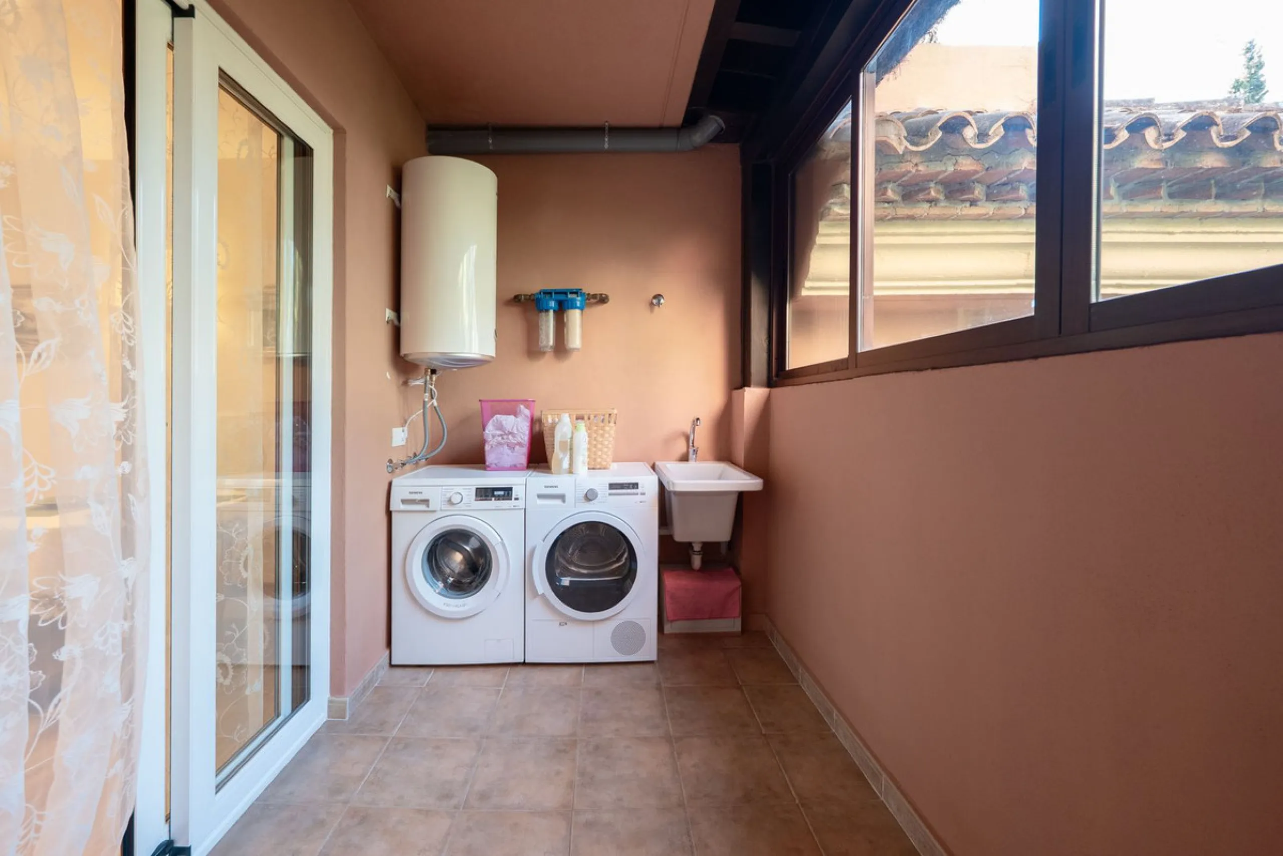 Spacious 2-Bedroom Apartment with Potential to Convert into 3 Bedrooms