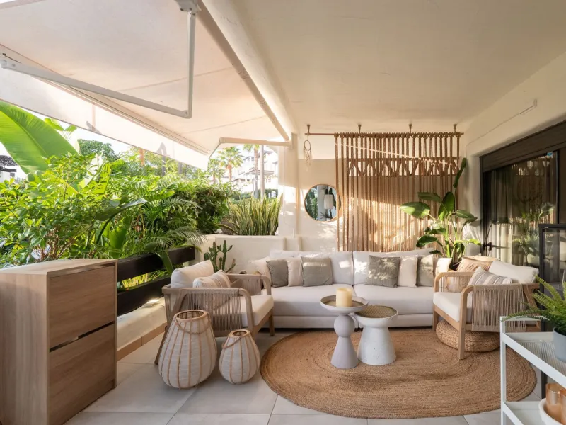 Stylish Ground Floor Apartment with Garden in Sunset Golf