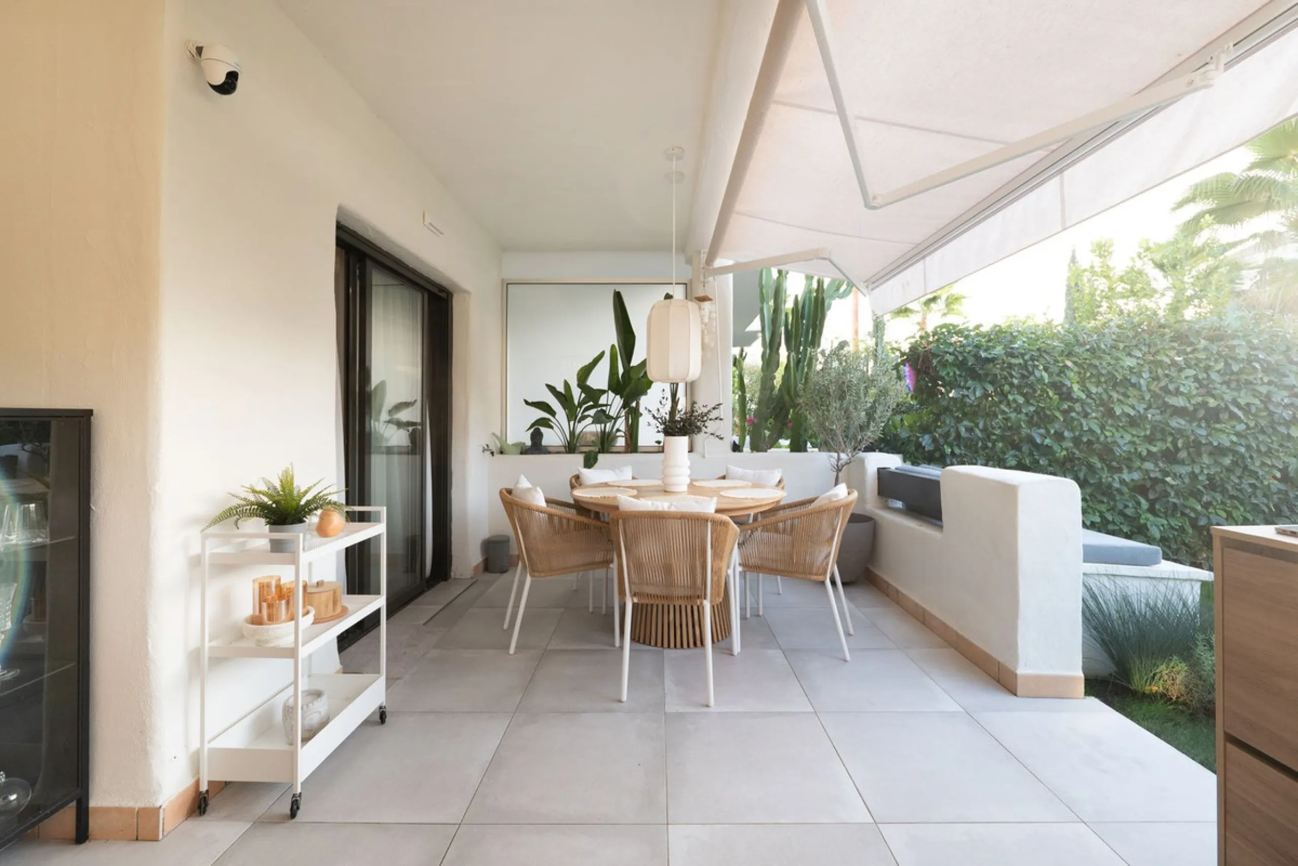 Stylish Ground Floor Apartment with Garden in Sunset Golf