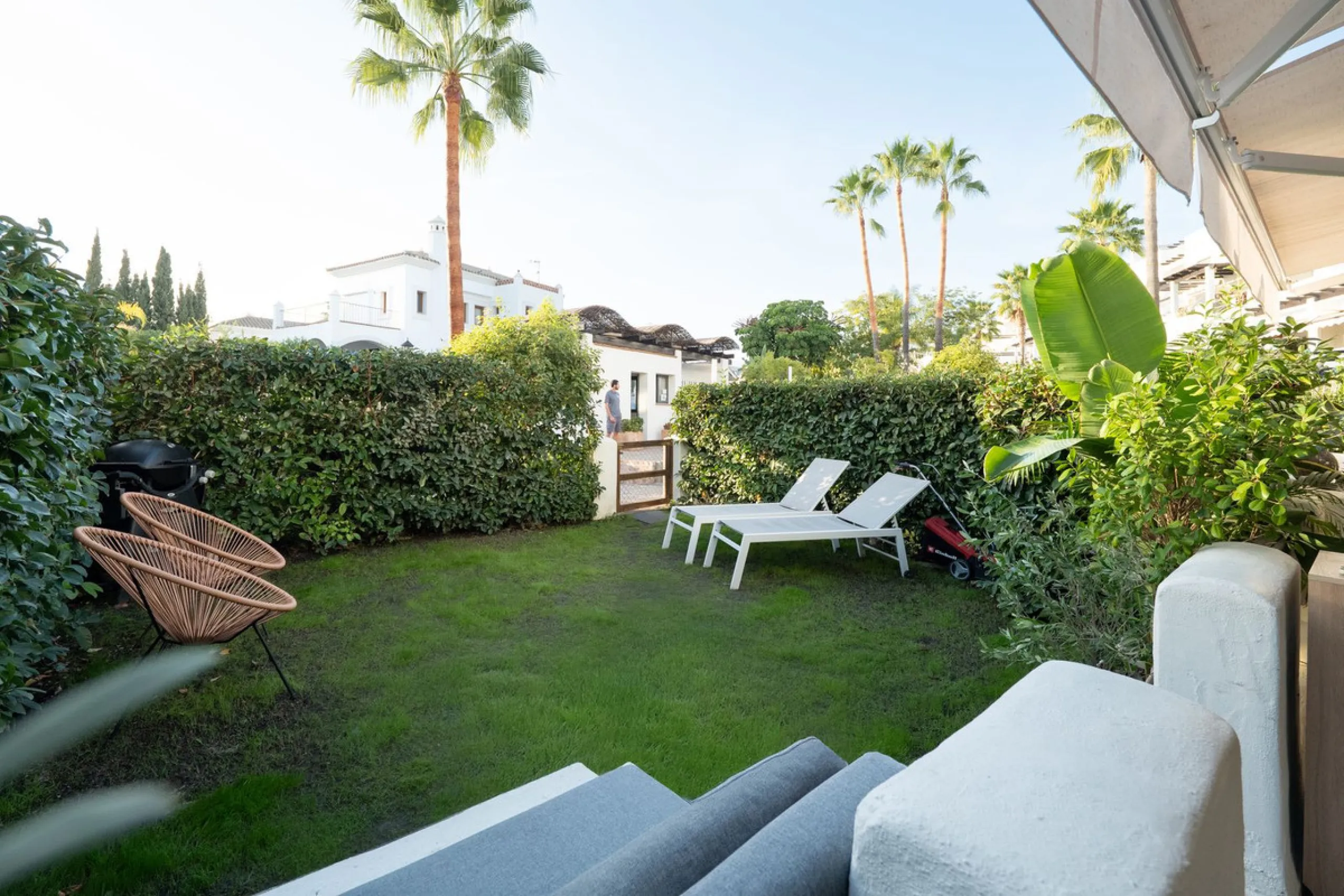 Stylish Ground Floor Apartment with Garden in Sunset Golf