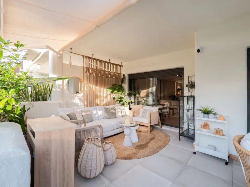Stylish Ground Floor Apartment with Garden in Sunset Golf