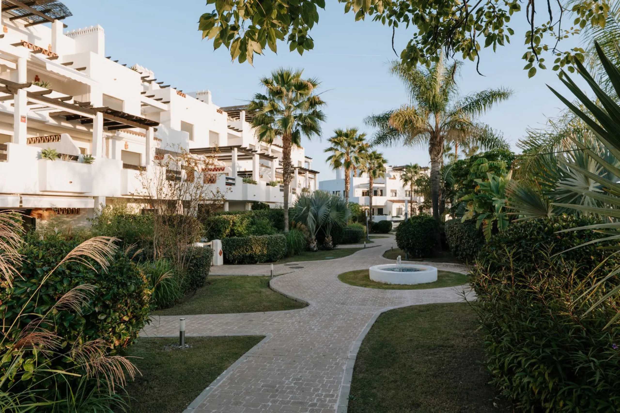 Stylish Ground Floor Apartment with Garden in Sunset Golf