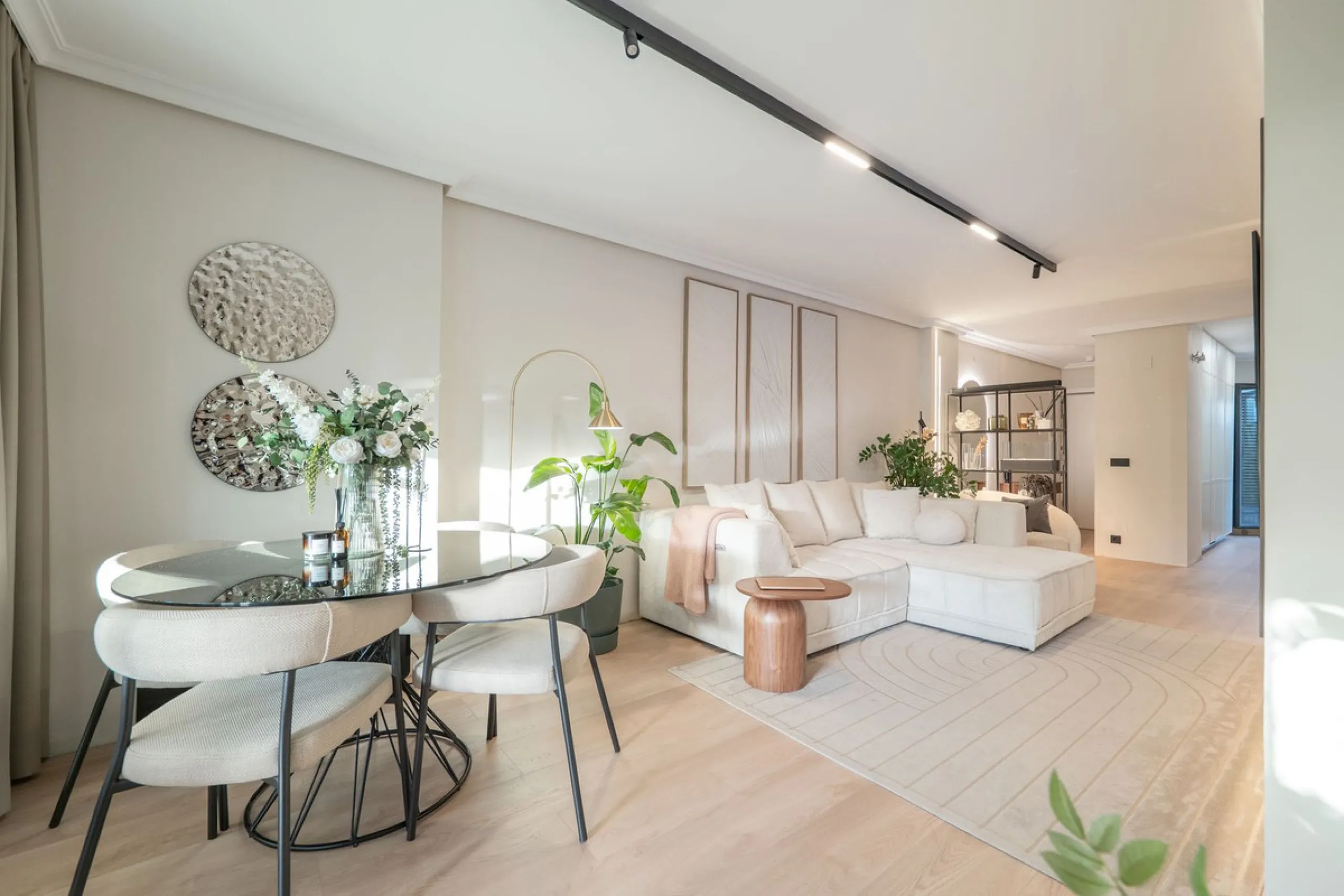 Stylish Ground Floor Apartment with Garden in Sunset Golf