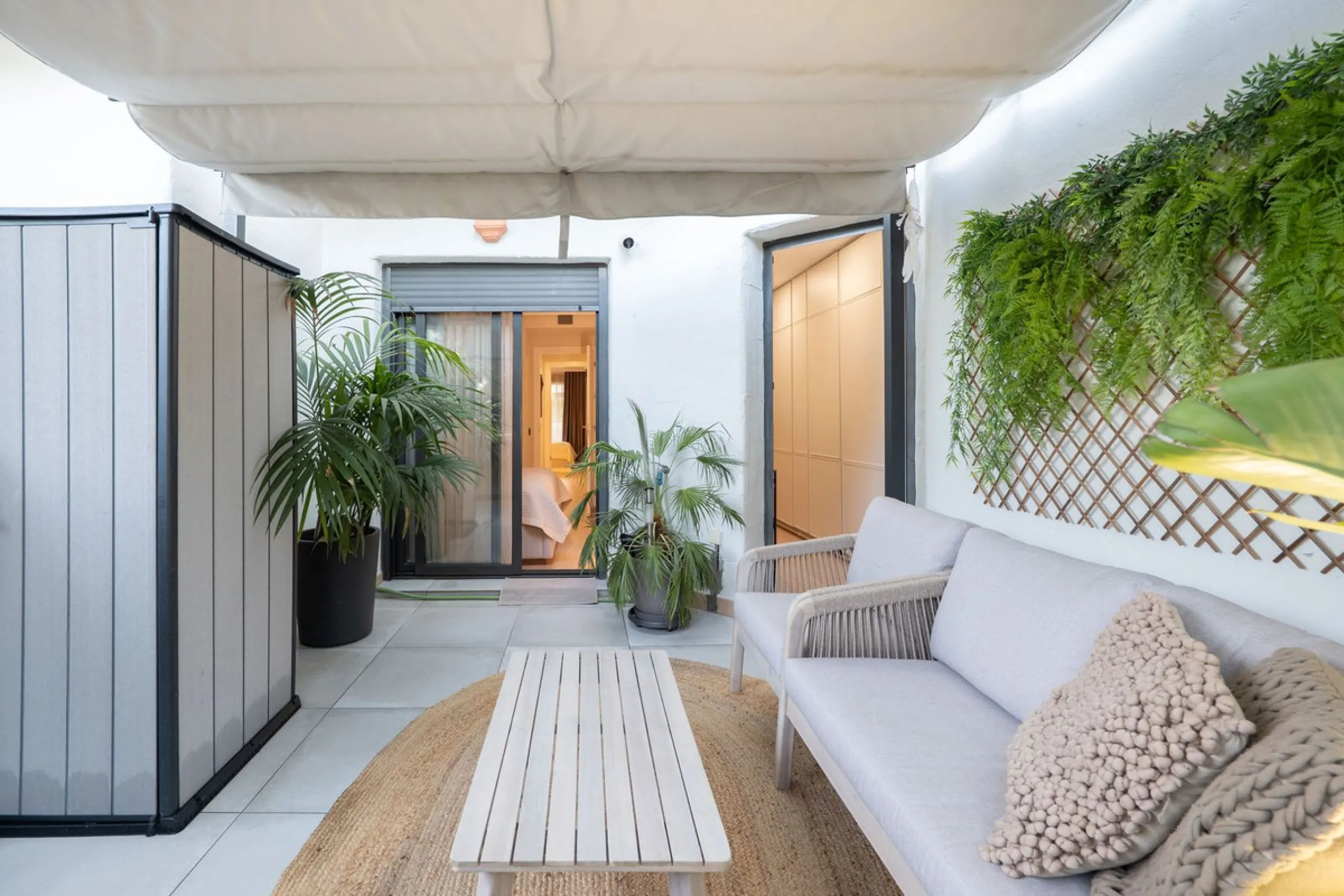 Stylish Ground Floor Apartment with Garden in Sunset Golf