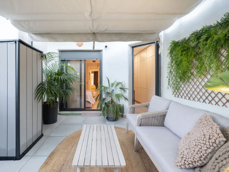 Stylish Ground Floor Apartment with Garden in Sunset Golf