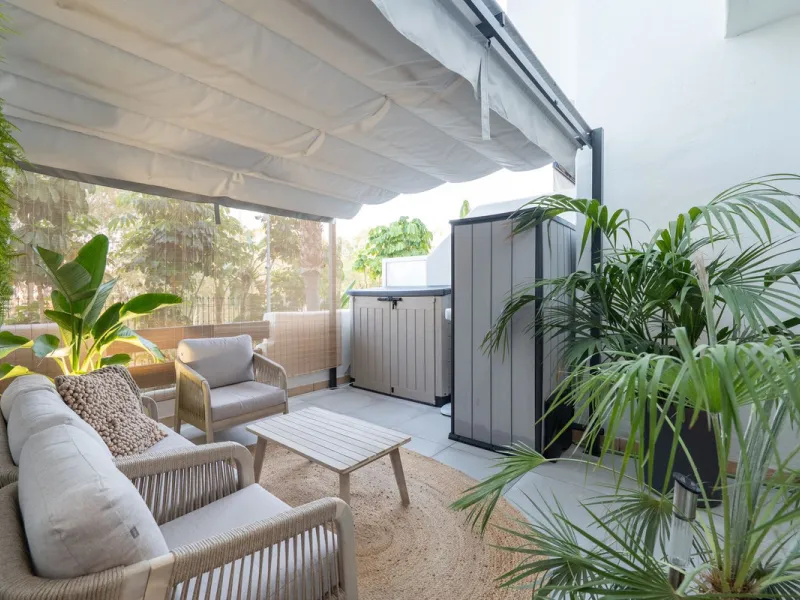 Stylish Ground Floor Apartment with Garden in Sunset Golf