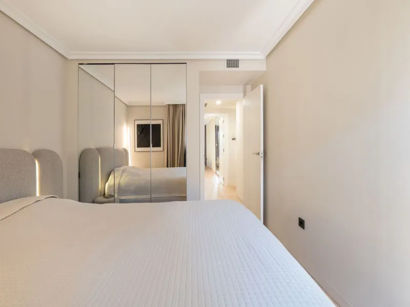 Stylish Ground Floor Apartment with Garden in Sunset Golf
